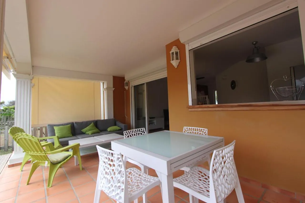 Appartement EZANA en rez de jardin dans une résidence calme avec piscine Saint-Francois